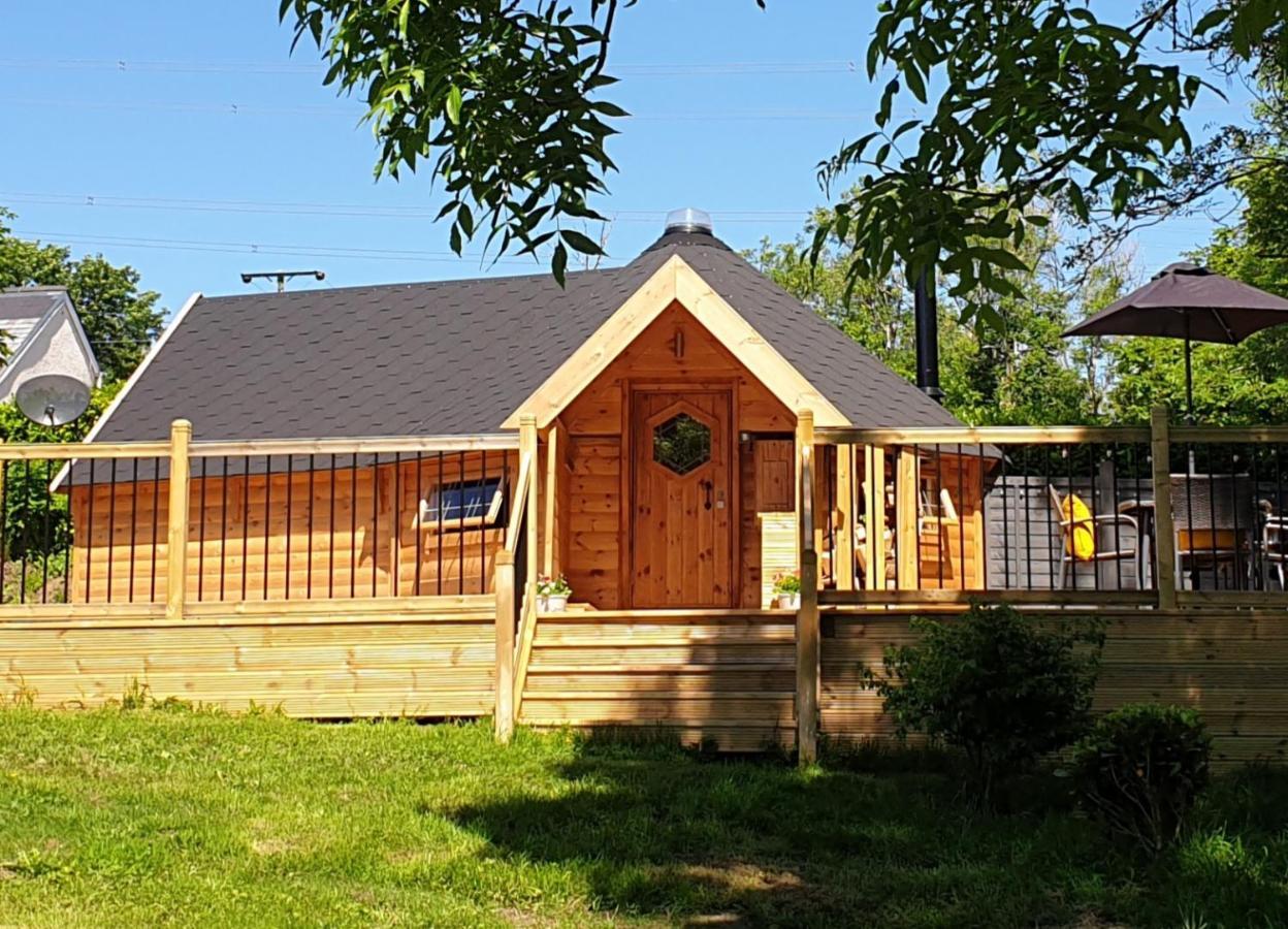 The Hive - Unique Log Cabin With Wood Burning Stove Ludchurch Exteriör bild
