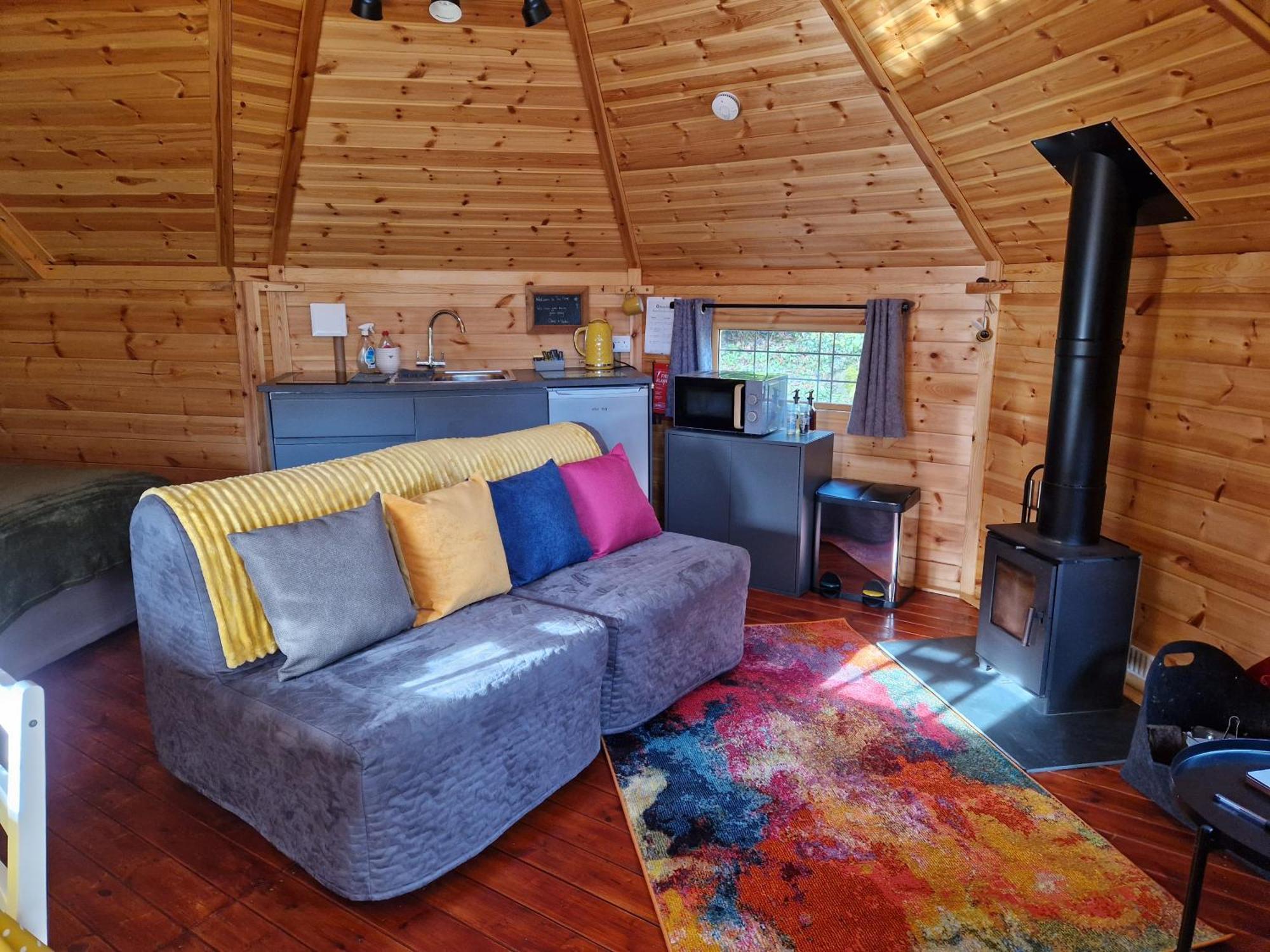 The Hive - Unique Log Cabin With Wood Burning Stove Ludchurch Exteriör bild