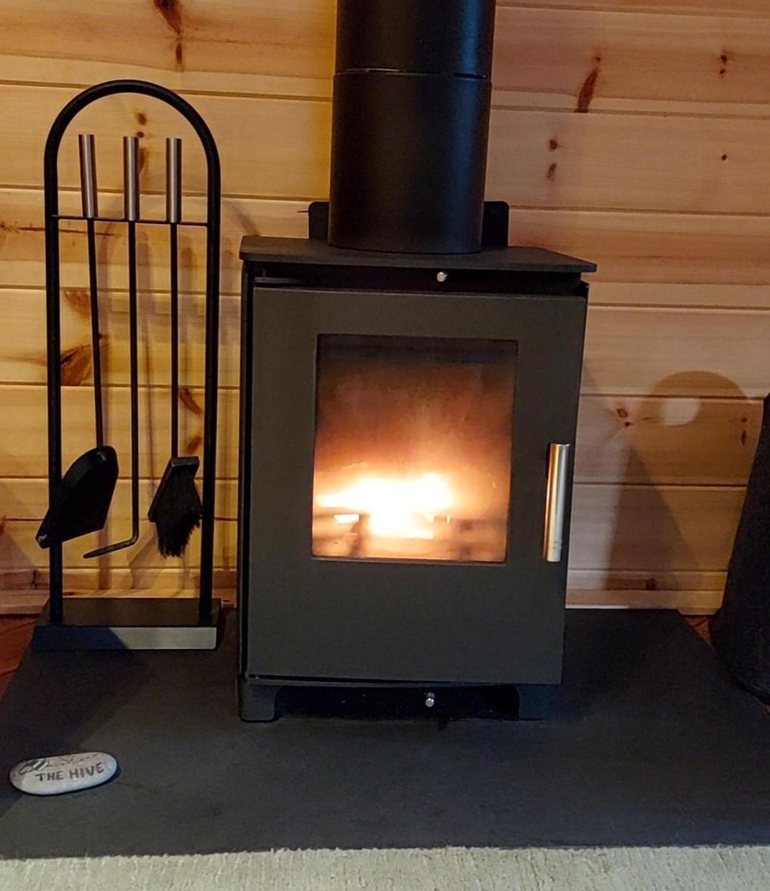 The Hive - Unique Log Cabin With Wood Burning Stove Ludchurch Exteriör bild