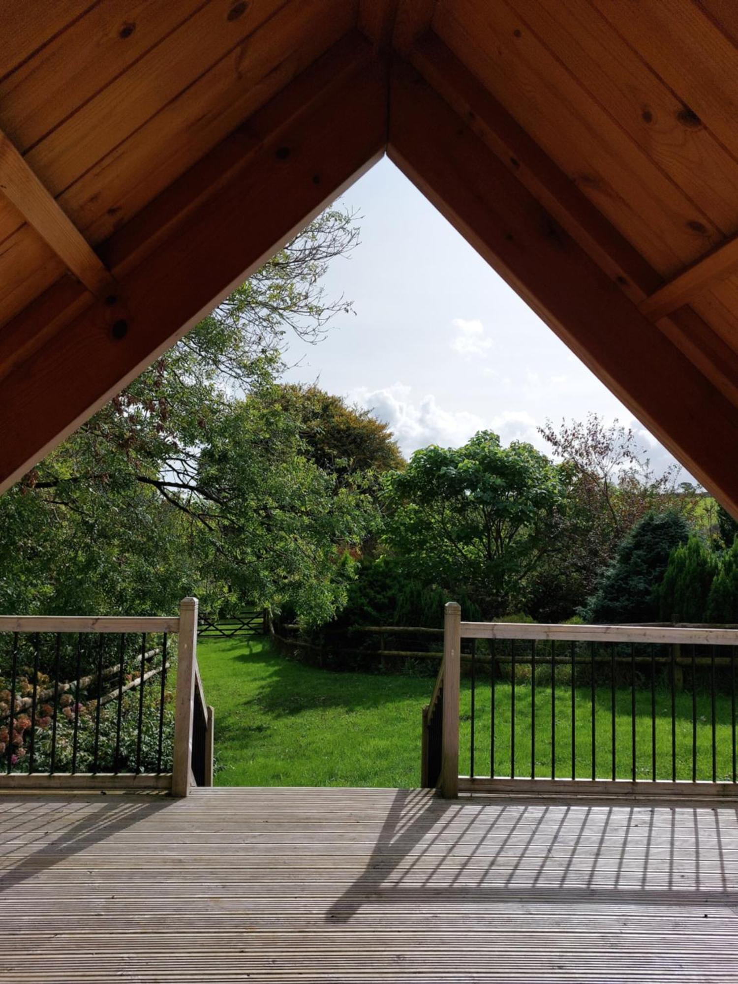 The Hive - Unique Log Cabin With Wood Burning Stove Ludchurch Exteriör bild